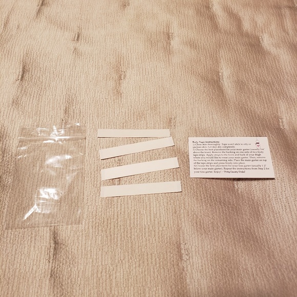 Plus Size Bridal Embellished LaceGarter Set - Picture 6 of 7